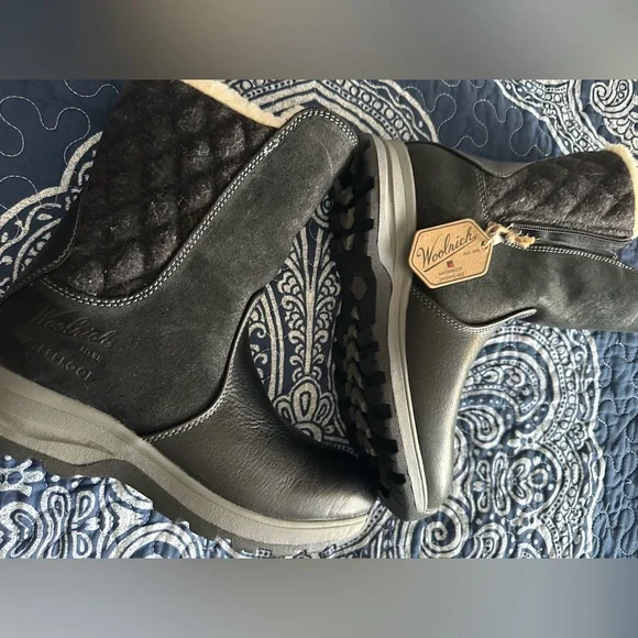 Woolrich black womans boots Size 7 1/2.  Never been worn.  🖤 - Picture 12 of 15